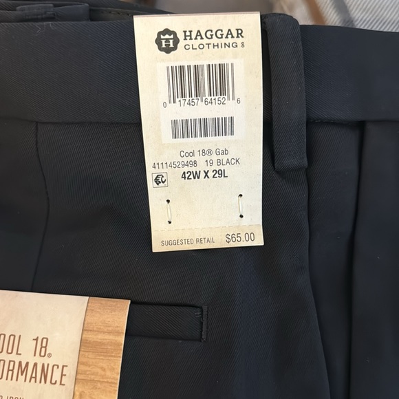 Haggar | NWT Men's Cool Right® Performance Flex Classic-Fit Flat-Front Pants - Picture 6 of 6